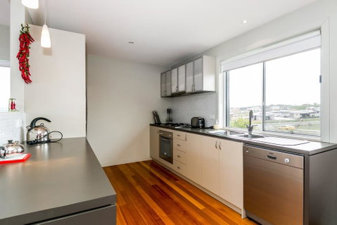 Beach Road Classic 2-114 - Accommodation Redcliffe 0