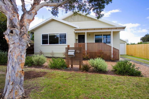 Beach Road Classic 40 - Accommodation Redcliffe 2