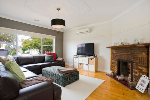 Beach Road Classic 40 - Accommodation Redcliffe 3