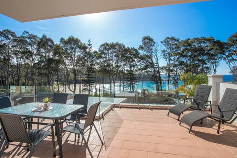 Beach Side Holiday Apartment - Accommodation Redcliffe 0