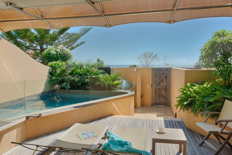 Beach Suites - Accommodation Redcliffe 2