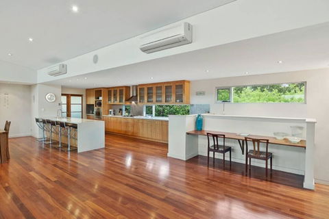 BeachBlu Holiday Home - Accommodation Redcliffe 2