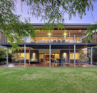 BeachBlu Holiday Home - Accommodation Redcliffe