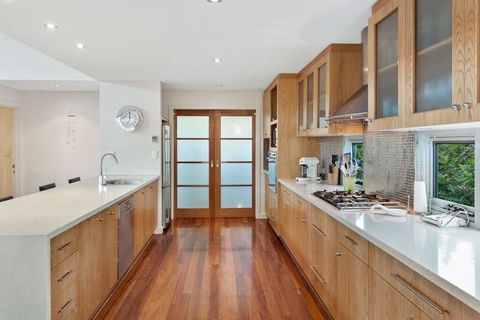 BeachBlu Holiday Home - Accommodation Redcliffe 3