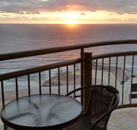 Beachcomber Resort - Official - Accommodation Redcliffe