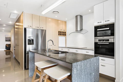 Beaches On Maroochy 1 Beach Parade - Accommodation Redcliffe 2