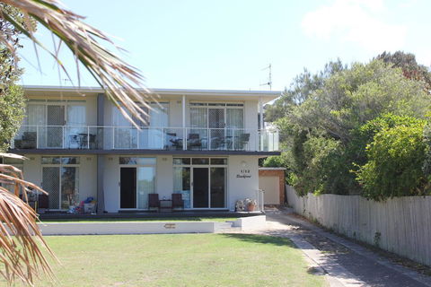BEACHFRONT 3- 3/12 Bundella Ave LC - Accommodation Redcliffe 3
