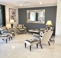 Beachfront Apartment- Paringa - Accommodation Redcliffe