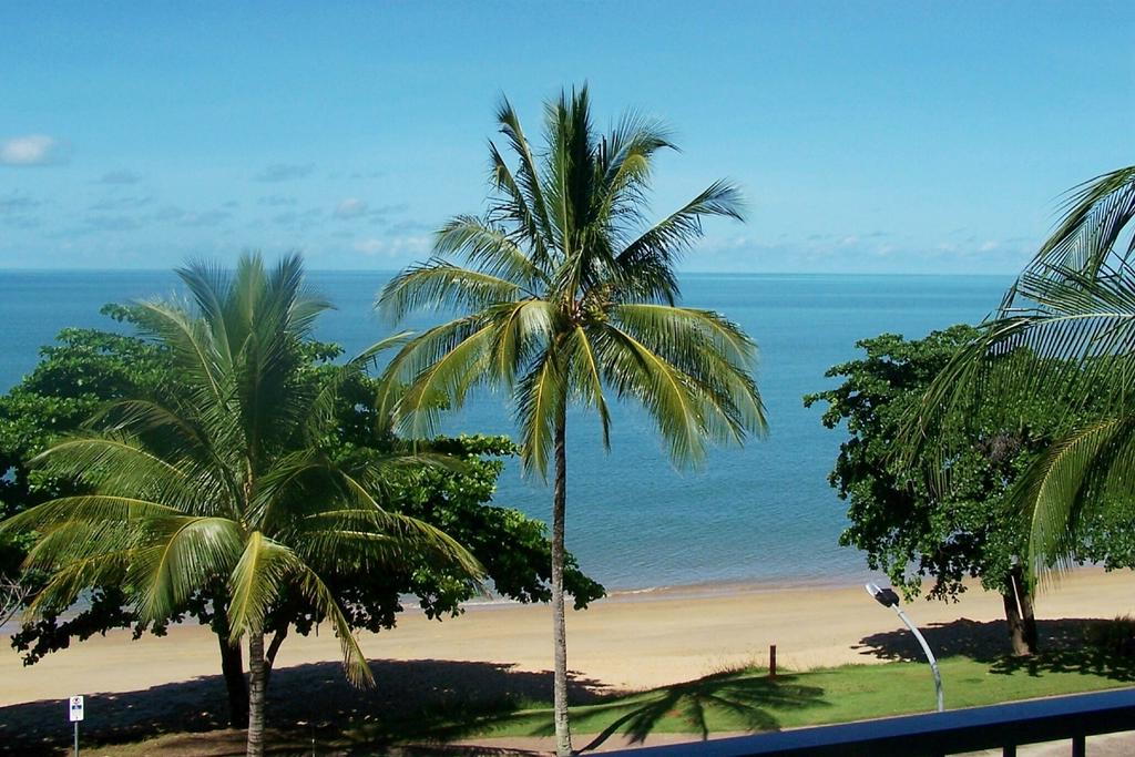 Ellis Beach QLD Accommodation Redcliffe