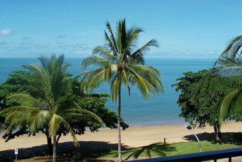 Beachfront Apartments On Trinity Beach - Accommodation Redcliffe 0