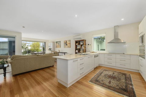 Beachfront By The CC - Family Friendly, Plunge Pool, Steps To The Beach - Accommodation Redcliffe 3