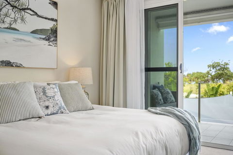 Beachfront By The CC - Family Friendly, Plunge Pool, Steps To The Beach - Accommodation Redcliffe 2