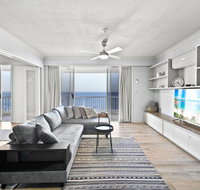 Beachfront Luxury 3 bedroom in the heart of Surfers Paradise - Ocean views plus indoor/outdoor pool - Accommodation Redcliffe