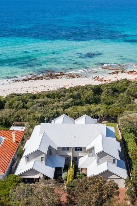 Beachfront On Eagle Bay - Accommodation Redcliffe 3