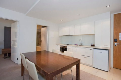 Beachfront Resort Torquay, Australia - Accommodation Redcliffe 1