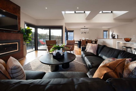 Retreat Lake Daylesford - Free Wifi - Accommodation Redcliffe 2