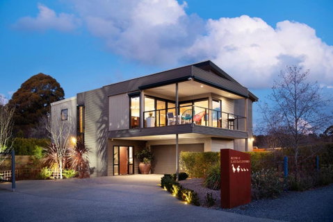 Retreat Lake Daylesford - Free Wifi - Accommodation Redcliffe 0