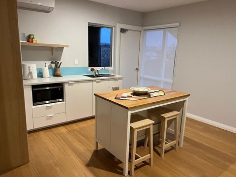 River Studio - Idyllic Location - Accommodation Redcliffe 2