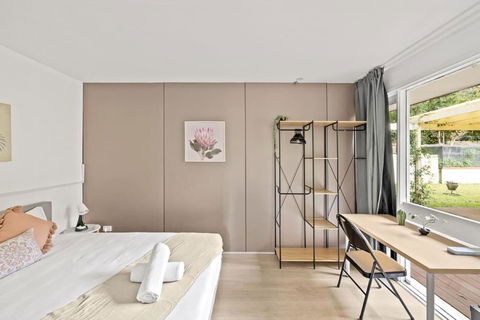 Relaxed Queen Room - Serene Spot At Pymble - Shared Bathroom - Accommodation Redcliffe 0