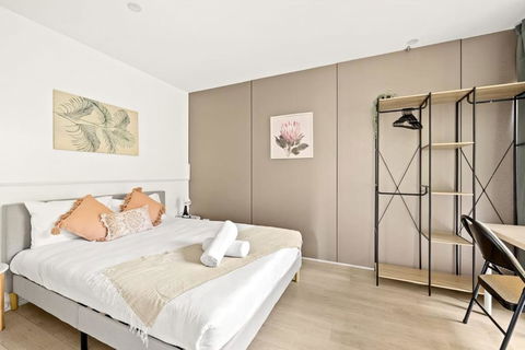 Relaxed Queen Room - Serene Spot At Pymble - Shared Bathroom - Accommodation Redcliffe 1