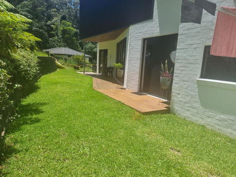 RESIDENTIAL 4 BEDROOM House - Accommodation Redcliffe 2