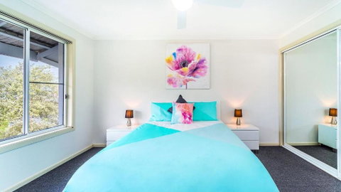 RED Rock - Townhouse In Town - Accommodation Redcliffe 3