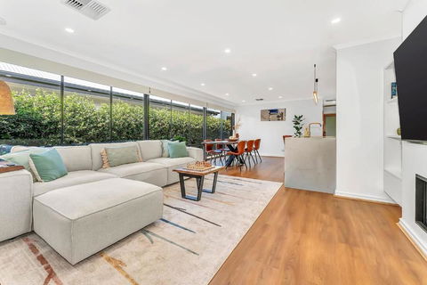 Redbrick Retreat - Generous Coastal Escape - Accommodation Redcliffe 0