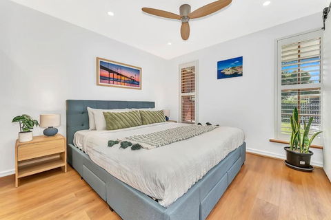 Redbrick Retreat - Generous Coastal Escape - Accommodation Redcliffe 2