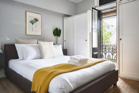 Redfern Classic Terrace - Parking And Balcony - Accommodation Redcliffe 2