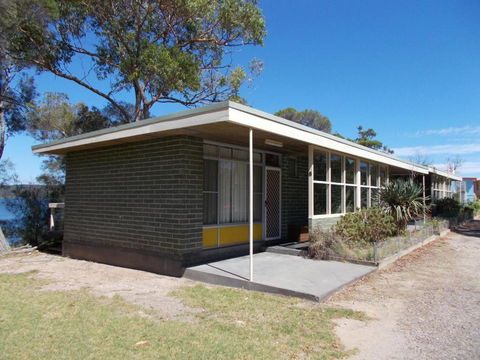 Regatta Point Holiday Park - Accommodation Redcliffe 2