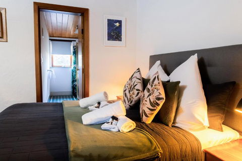 Reillys Wines Heritage Cottages - Accommodation Redcliffe 3