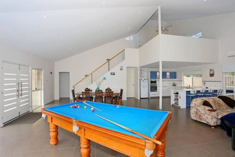 Relax At Falcon By The Bay - Accommodation Redcliffe 0
