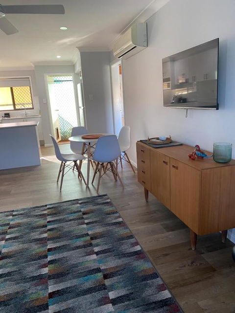 Relax On Ross - Accommodation Redcliffe 3