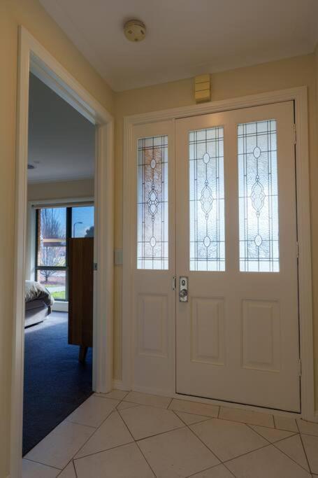 Relaxing 3bd In Tranquil Setting - Accommodation Redcliffe 3