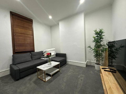 Remarkable 2 Bedroom House At The Centre Of Darlinghurst - Accommodation Redcliffe 0