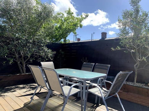 Renovated Character Home - Accommodation Redcliffe 2