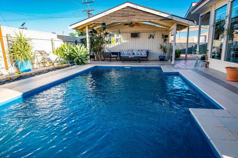 Resort On Morgan With Beautiful Private Pool, Pet Friendly - Accommodation Redcliffe 0