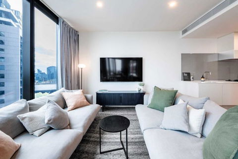 Resort Style Living 2 Bed Apt With Pool BBQ - Accommodation Redcliffe 0