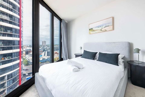 Resort Style Living 2 Bed Apt With Pool BBQ - Accommodation Redcliffe 3