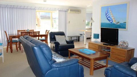 Rest At The Nest On Booner - Accommodation Redcliffe 1