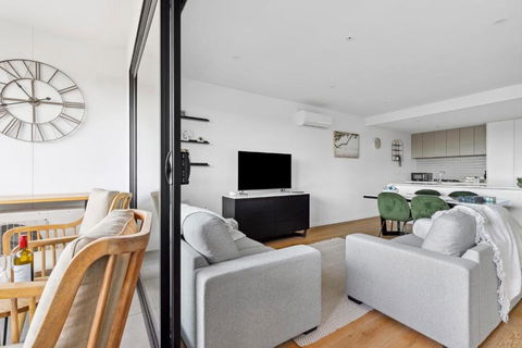Retreat On Bellerine I 2BR Apartment I Geelong CBD - Accommodation Redcliffe 1