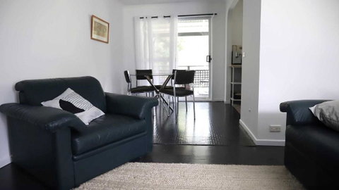Retro Beach House - Macmasters Beach - Accommodation Redcliffe 2