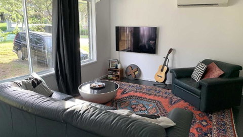Retro Beach House - Macmasters Beach - Accommodation Redcliffe 1