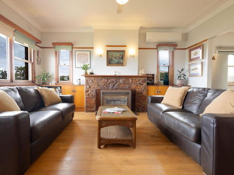 Retro Retreat - Accommodation Redcliffe 1