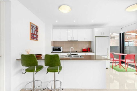 Right In The Centre Of Town - Accommodation Redcliffe 2