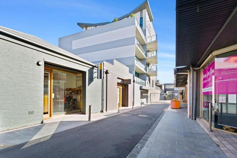 Right In The Centre Of Town - Accommodation Redcliffe 3
