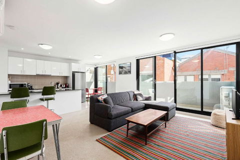 Right In The Centre Of Town - Accommodation Redcliffe 0