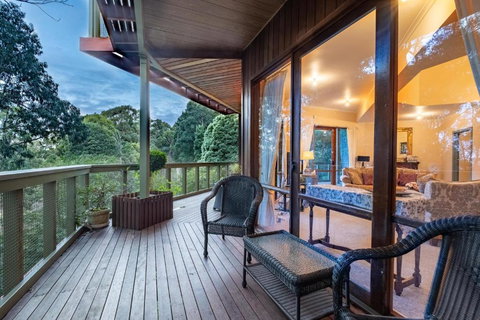 Risehill House - Accommodation Redcliffe 1