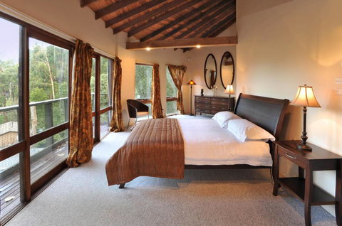 Risehill House - Accommodation Redcliffe 3