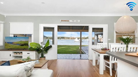 River Shack - Accommodation Redcliffe 0